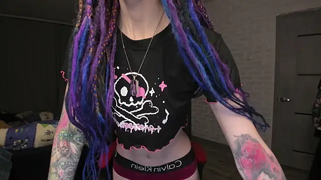 Snapshot of Roxy_Silver chatting on 12/27/24, 07:57 Roxy Silver online show from 12/27/24, 07:57