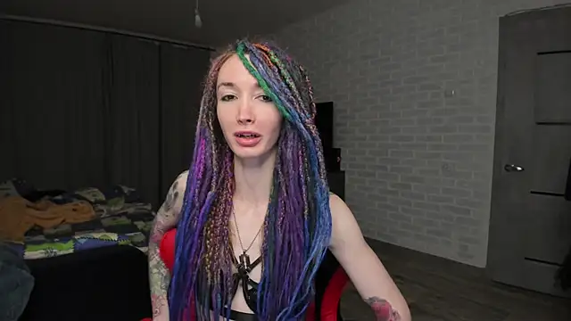 Snapshot of Roxy_Silver chatting on 01/12/25, 05:44 Roxy Silver online show from 01/12/25, 05:44