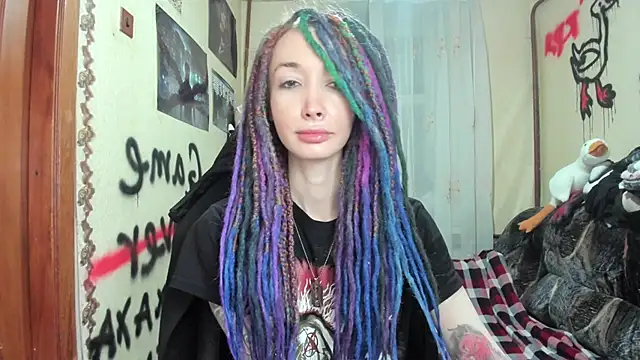 Snapshot of Roxy_Silver chatting on 01/13/25, 06:59 Roxy Silver online show from 01/13/25, 06:59