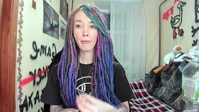 Snapshot of Roxy_Silver chatting on 01/19/25, 10:06 Roxy Silver online show from 01/19/25, 10:06