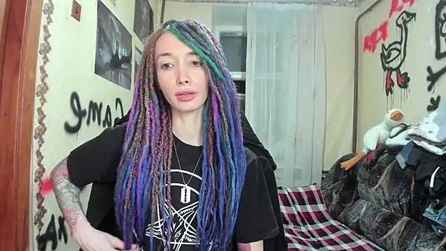 Snapshot of Roxy_Silver chatting on 01/20/25, 01:07 Roxy Silver online show from 01/20/25, 01:07