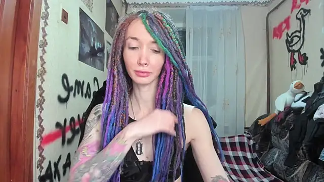 Snapshot of Roxy_Silver chatting on 01/24/25, 08:32 Roxy Silver online show from 01/24/25, 08:32