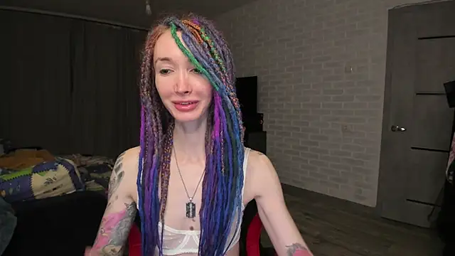 Snapshot of Roxy_Silver chatting on 01/28/25, 01:08 Roxy Silver online show from 01/28/25, 01:08