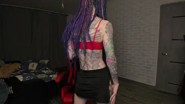 Snapshot of Roxy_Silver chatting on 01/29/25, 02:40 Roxy Silver online show from 01/29/25, 02:40