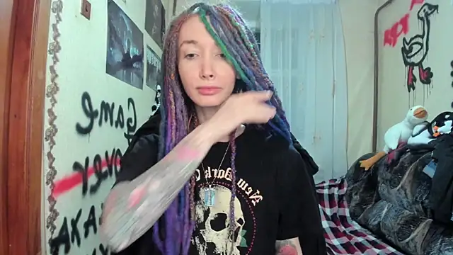 Snapshot of Roxy_Silver chatting on 02/09/25, 01:33 Roxy Silver online show from 02/09/25, 01:33