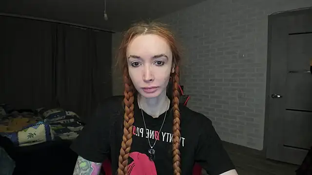 Snapshot of Roxy_Silver chatting on 02/21/25, 09:11 Roxy Silver online show from 02/21/25, 09:11