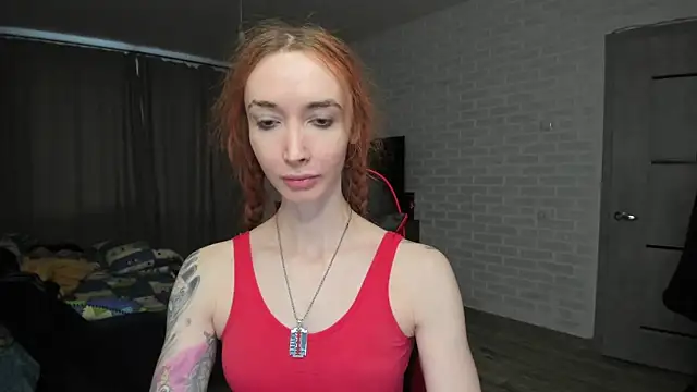 Snapshot of Roxy_Silver chatting on 02/25/25, 04:57 Roxy Silver online show from 02/25/25, 04:57