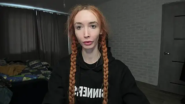 Snapshot of Roxy_Silver chatting on 02/26/25, 01:53 Roxy Silver online show from 02/26/25, 01:53