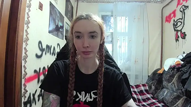 Snapshot of Roxy_Silver chatting on 02/26/25, 06:54 Roxy Silver online show from 02/26/25, 06:54