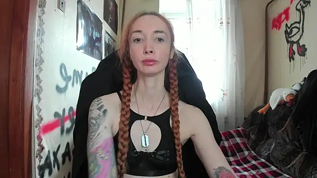 Snapshot of Roxy_Silver chatting on 03/01/25, 10:45 Roxy Silver online show from 03/01/25, 10:45