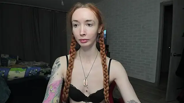 Snapshot of Roxy_Silver chatting on 03/04/25, 07:22 Roxy Silver online show from 03/04/25, 07:22