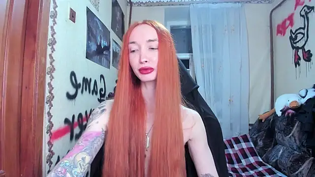 Snapshot of Roxy_Silver chatting on 03/08/25, 06:58 Roxy Silver online show from 03/08/25, 06:58