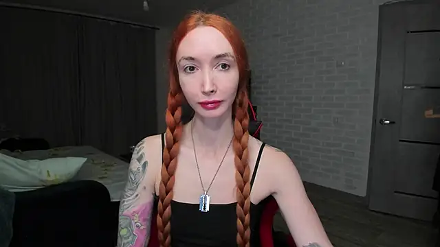 Snapshot of Roxy_Silver chatting on 09/12/25, 09:04 Roxy Silver online show from 09/12/25, 09:04