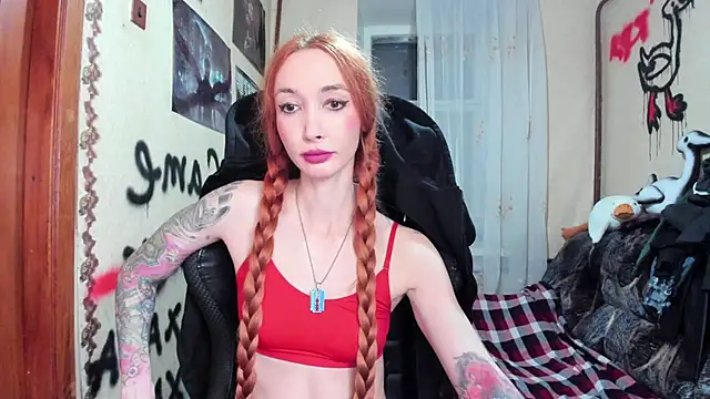 Snapshot of Roxy_Silver chatting on 09/15/25, 08:31 Roxy Silver online show from 09/15/25, 08:31