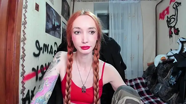 Snapshot of Roxy_Silver chatting on 09/16/25, 08:54 Roxy Silver online show from 09/16/25, 08:54