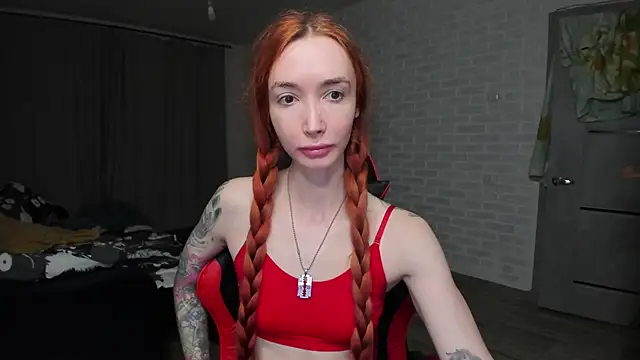 Snapshot of Roxy_Silver chatting on 10/07/25, 02:47 Roxy Silver online show from 10/07/25, 02:47