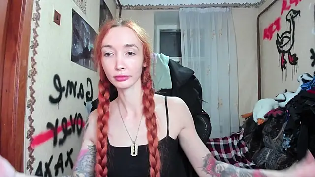 Snapshot of Roxy_Silver chatting on 10/11/25, 09:35 Roxy Silver online show from 10/11/25, 09:35