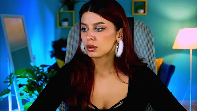 NicoleMun online show from 12/17/25, 05:08