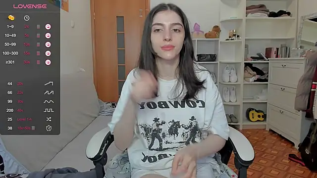 broosnica1 online show from 04/13/26, 07:58