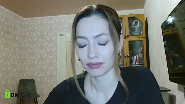 Snapshot of alicia_spicy chatting on 12/10/24, 04:13 alicia spicy online show from 12/10/24, 04:13
