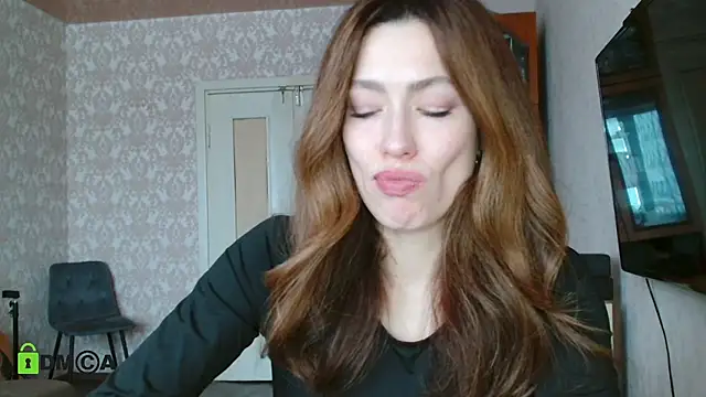 Snapshot of alicia_spicy chatting on 12/17/24, 08:45 alicia spicy online show from 12/17/24, 08:45