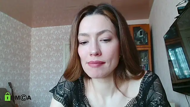 Snapshot of alicia_spicy chatting on 02/18/25, 08:49 alicia spicy online show from 02/18/25, 08:49