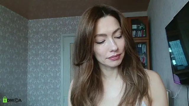 Snapshot of alicia_spicy chatting on 10/16/25, 04:46 alicia spicy online show from 10/16/25, 04:46
