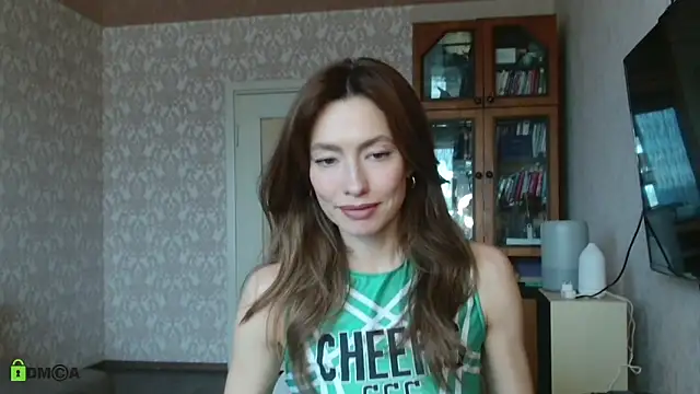 Snapshot of alicia_spicy chatting on 10/17/25, 06:49 alicia spicy online show from 10/17/25, 06:49