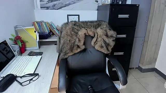 xenia golden online show from 10/23/25, 01:32