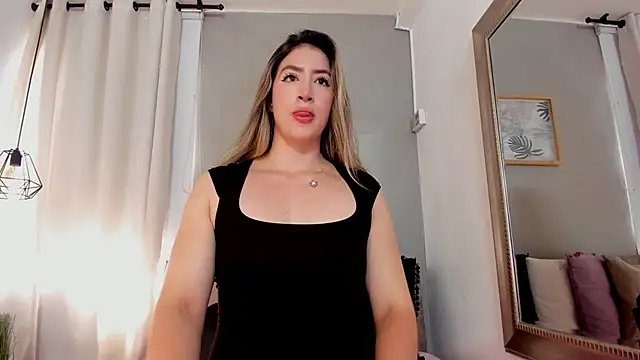 Snapshot of _AlejaCruz_ chatting on 05/30/26, 07:33 AlejaCruz online show from 05/30/26, 07:33