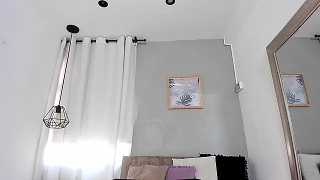 Snapshot of _AlejaCruz_ chatting on 05/31/26, 12:12 AlejaCruz online show from 05/31/26, 12:12