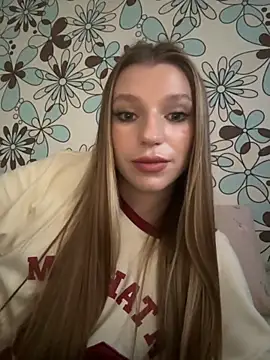 adel secret online show from 10/04/25, 11:08