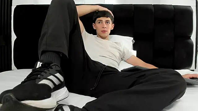 Adam Clay21 online show from 03/22/25, 08:04