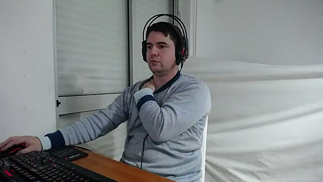 Snapshot of Kohaynewbie chatting on 01/12/26, 08:03 Kohaynewbie online show from 01/12/26, 08:03