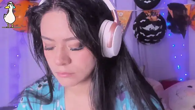  niiky online show from 10/24/25, 12:01