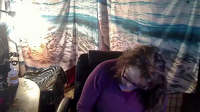 Snapshot of Ireallysquirt chatting on 02/15/25, 04:47 Ireallysquirt online show from 02/15/25, 04:47