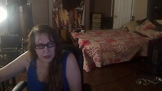 Snapshot of Ireallysquirt chatting on 09/22/25, 01:40 Ireallysquirt online show from 09/22/25, 01:40