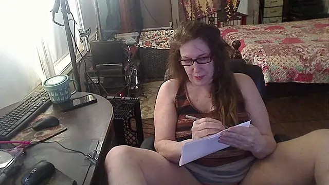 Snapshot of Ireallysquirt chatting on 10/01/25, 11:00 Ireallysquirt online show from 10/01/25, 11:00