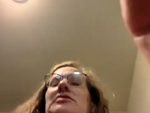 Snapshot of ChileVerde12 chatting on 05/17/26, 07:17 ChileVerde12 online show from 05/17/26, 07:17