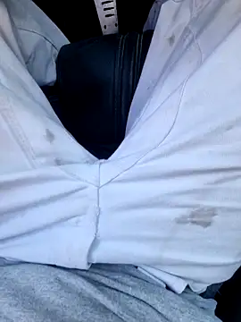 Snapshot of robertilevis chatting on 03/19/25, 04:34 robertilevis online show from 03/19/25, 04:34