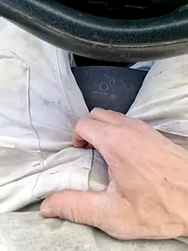 Snapshot of robertilevis chatting on 03/04/26, 11:38 robertilevis online show from 03/04/26, 11:38