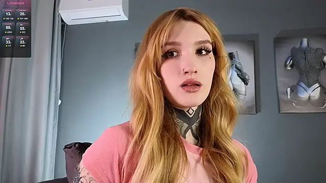 SophieInkk online show from 02/28/25, 07:56