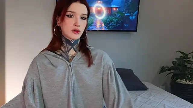 SophieInkk online show from 11/12/25, 05:52