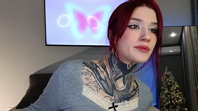 SophieInkk online show from 12/19/25, 03:24