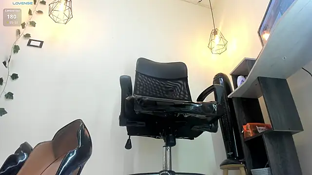 victoria Christie online show from 11/27/25, 10:17