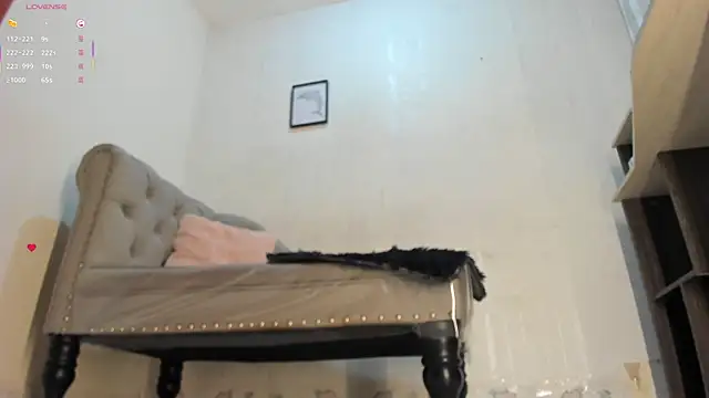 Snapshot of victoria_Christie chatting on 04/26/26, 10:46 victoria Christie online show from 04/26/26, 10:46