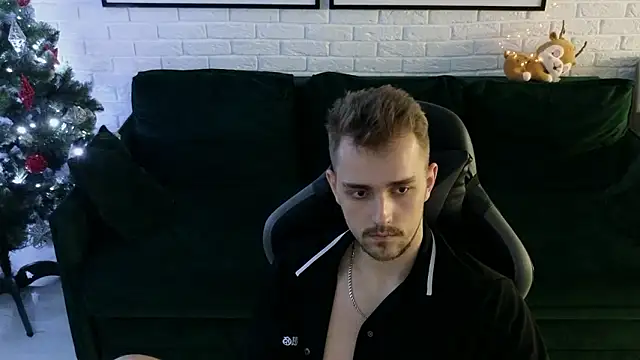 Snapshot of Larstar01 chatting on 12/06/24, 04:36 Larstar01 online show from 12/06/24, 04:36