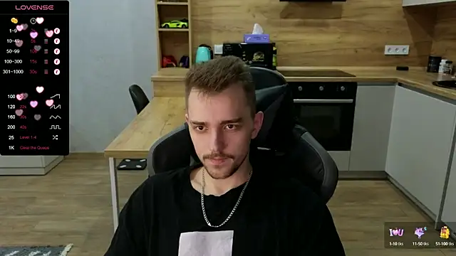 Snapshot of Larstar01 chatting on 01/16/25, 12:42 Larstar01 online show from 01/16/25, 12:42