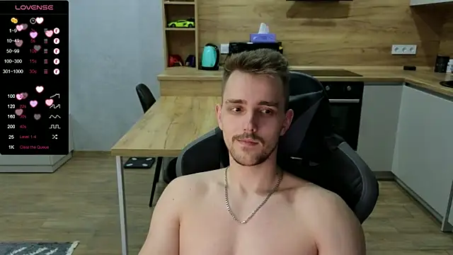 Snapshot of Larstar01 chatting on 01/16/25, 09:51 Larstar01 online show from 01/16/25, 09:51