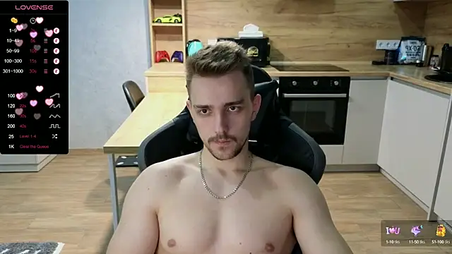 Snapshot of Larstar01 chatting on 01/21/25, 12:39 Larstar01 online show from 01/21/25, 12:39